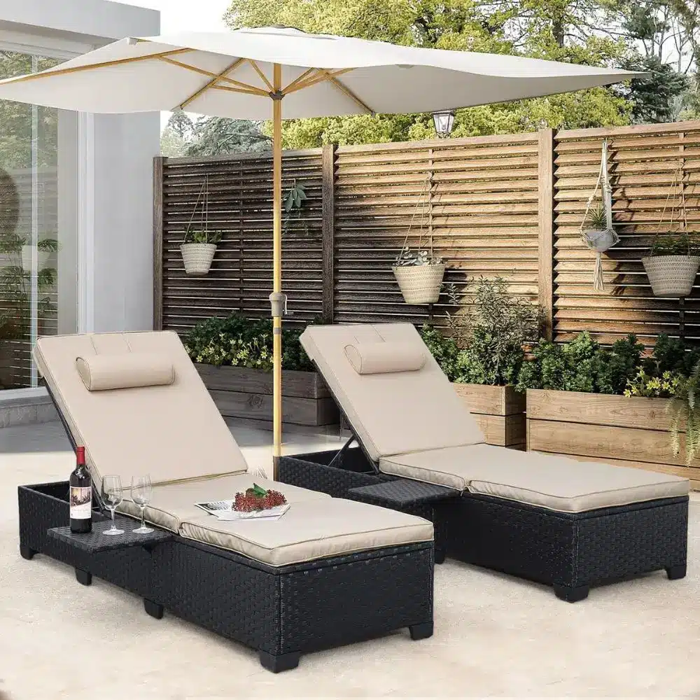outdoor lounge chair